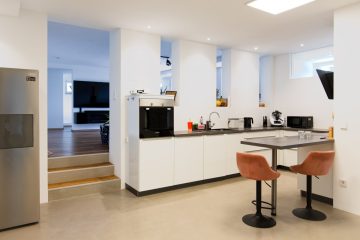 Hochwertig renovierte 3-Zimmer-ETW mit 44 m² Wohn- Essbereich, großer Terrasse & 2 Stellplätzen, 79424 Auggen, Wohnung