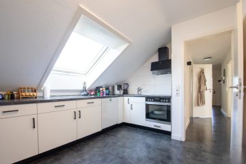 Vermietetes Dreifamilienhaus mit 283 m² Wohnfläche, großzügigen Balkonen, zwei Garagen und Ausbaupotenzial, 79774 Albbruck, Mehrfamilienhaus